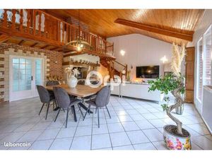 Maison 6 pièces 218 m²