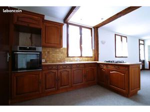 Grand F2 duplex (60 m²) disponible immédiatement à Saint-Florentin