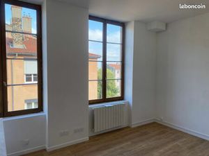 Studio refait a neuf pentes de la croix rousse