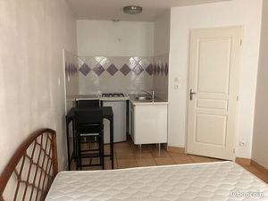 Loue studio meublé CONTACT PAR TELEPHONE UNIQUEMENT