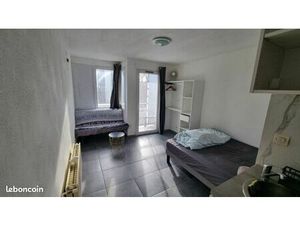 Particulier beau studio meuble  bien place