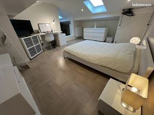 LOCATION chez L'HABITANT - CHAMBRE MEUBLEE de 30 m² - ESPRIT LOFT -