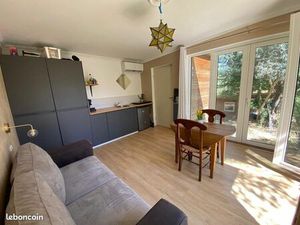 Studette location Tourrettes village