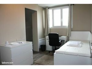 Hébergement Digne et Sécurisé – 8 Chambres pour Associations