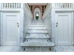 Maison d’angle avec terrasse et garage