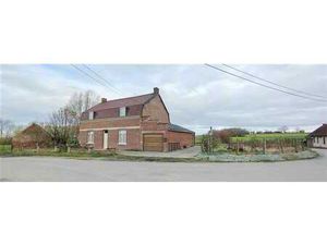 Villa 4 façades avec 4 chambres  garage et jardin