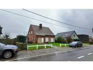 Ruime gezinswoning met grote tuin te huur in Zomergem!