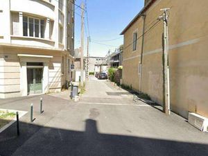 Location Garage box et parking à Rennes Villejean (35000) : à louer / 10m² Rennes Villejea