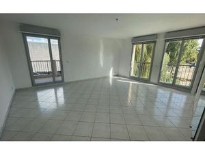 Location appartement  m² T-3 à Pont-l'Évêque  883 €