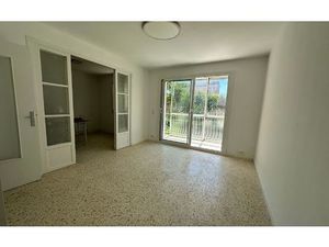 Location appartement  m² T-2 à Six-Fours-les-Plages  760 €