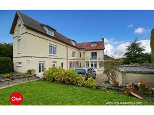 Maison Charleval 186 m² T-7 à vendre  259 000 €