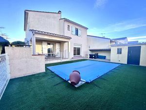 Maison 3 faces avec piscine