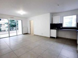 Location Appartement 3 pièces Colocation à Lyon 8e (69008) : à louer 3 pièces Colocation /