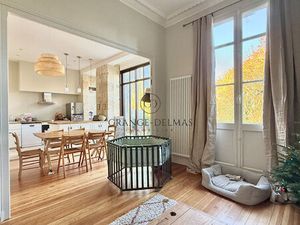 Appartement rénové avec terrasse - BARRIÈRE JUDAIQUE