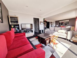 SPACIEUX APPARTEMENT LUMINEUX AU COEUR DE CAUDÉRAN