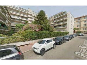 Location appartement  89 m² T-3 à Cannes  1 700 €