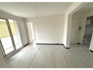 TYPE 3 AVEC BALCON / RÉSIDENCE ' LE VAL DES PINS' 135 AV DE