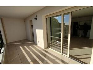 Location appartement  m² T-2 à Nîmes  575 €