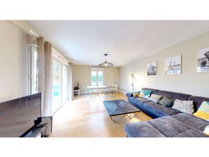 Coup de Coeur ! Grand T3 69m² avec Piscine  Balcon & Double Parking