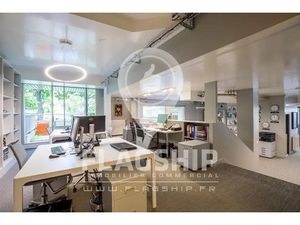 BOUTIQUE / BUREAUX DE 360 m² SUR 2 NIVEAUX A PROXIMITE DE LA PLACE VICTOR HUGO