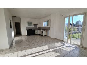 Maison T5 83 m2 habitable + garage et jardin