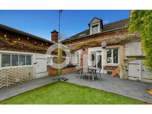 Maison Fleurines 95 m² T-5 à vendre  325 000 €