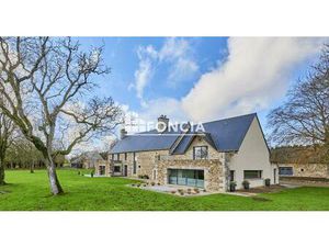 Superbe propriété en pierre – 4 hectares de parc paysagé  étangs et dépendances