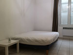 T2 MEUBLE HYPER CENTRE D'ORLEANS A LOUER