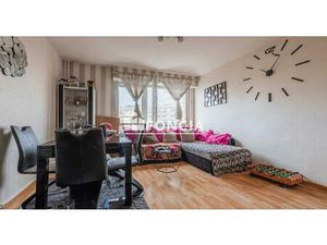 4 PIECES A 2 PAS DU TRAM