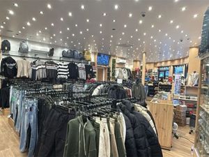 Opportunité Rare - Local Commercial à Fort Potentiel dans un Quartier Dynamique