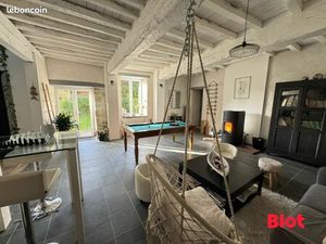 Maison 7 pièces 270 m²