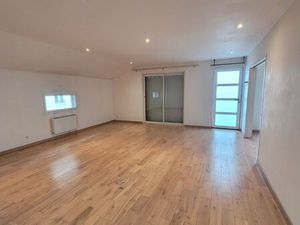 Apparemment 3 chambres et terrasse