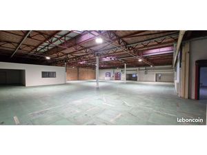 Local d'activité / Atelier + bureaux - 890 m²
