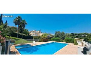 T2 49m2 - meublé – jardin 20m2 – terrasse - piscine - cave - garage fermé - 1350 CC - Hors