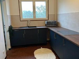 T2 rénove avenue epernay avec parking et balcon