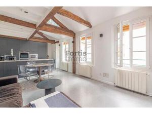 Paris 3ème  Sainte-Avoye - Duplex au dernier étage