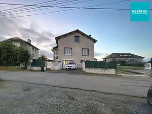 Immeuble - 3 appartements T4 de 74 m² + Terrain constructible 300 m²