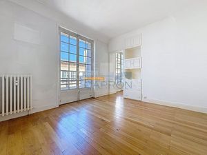 LYON 2- PLACE DES JACOBINS - 2 PIECES 295000€