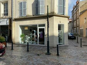 VENDU LOUÉ local commercial rentabilité 8%