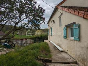 Grande maison à rénover - Terrain & dépendances