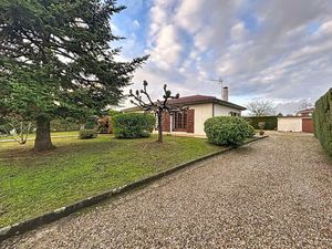 Maison avec beaux terrains proche centre ville