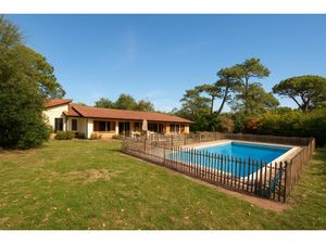 Capbreton centre  villa de 200 m² sur 2400 m² de terrain