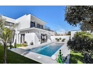 SAINT SIMON  villa contemporaine T6 édifiée en 2023 d'environ