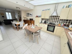 MAISON SEMI INDIVIDUELLE possibilité semi plain pied 130 M² 4CH + BUREAU Jardin et garage