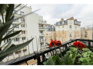 PARIS 18e - 3 pièces - Square Carpeaux