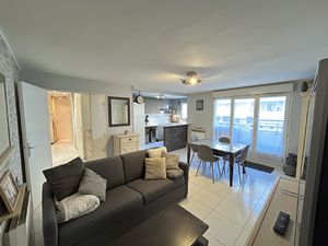 GRAND F3 avec balcon et PARKING DOUBLE au centre-ville