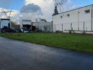 Location Surface diverse 160 m²