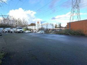 Location Surface diverse 420 m²