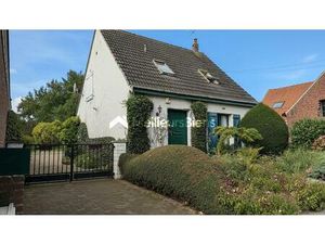 Maison individuelle sur 900 m² de terrain arboré Avec garage