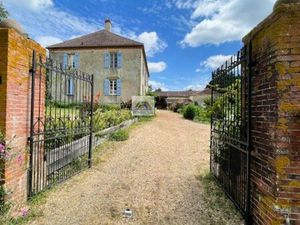 Superbe Maison Ancienne avec Parc Paysagé et Piscine